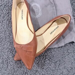 Sarah Flint Women's Tan Pointy Toe Flats